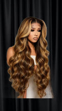 Load image into Gallery viewer, P4\27 Body Wave 250% Density Highlight Lace Front Wig