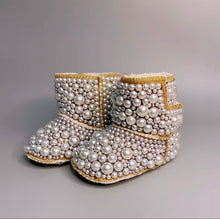 Load image into Gallery viewer, Pearl Booties